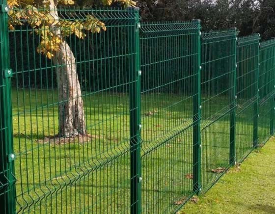 Modern Stylish Gardens Fence with Protection and 5mm Wire Diameter Design
