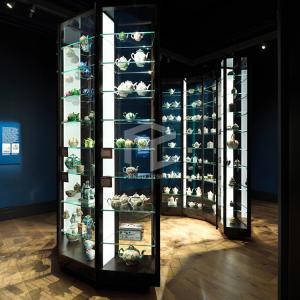 Quality T4 LED Museum Glass Display Case 10mm Thick High Ultra White Tempered Glass wholesale