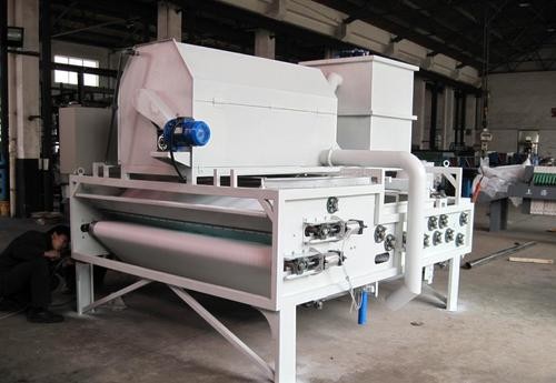 3.0KW Gravity Belt Thickener Wastewater Treatment , Alloy Steel Sludge Belt Filter Press