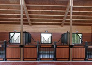 China Stable European Horse Stalls Solid Welded 12 Gauge Steel Tubular Frame Construction on sale