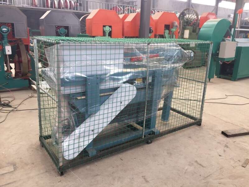 Hot Selling Wood Scraps Making Machine, Wood Shavings Machine for Poultry Farm