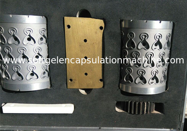 R & D Pharmaceutical Machinery , Softgel Capsule Machine For Washer / Cosmetic