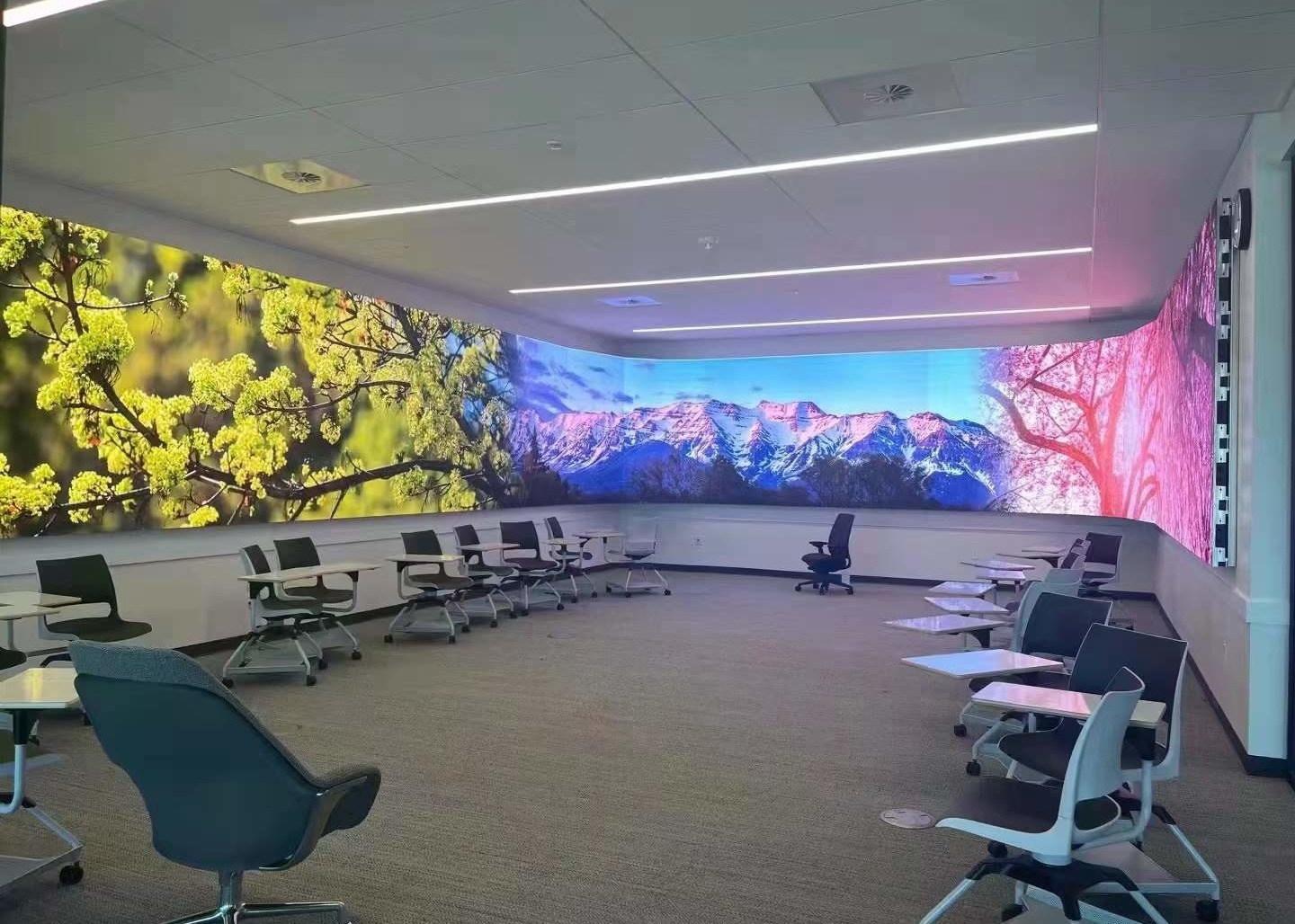 Indoor P4 LED Flexible Film Group Full Color Slim 62500 Points/Square Meter