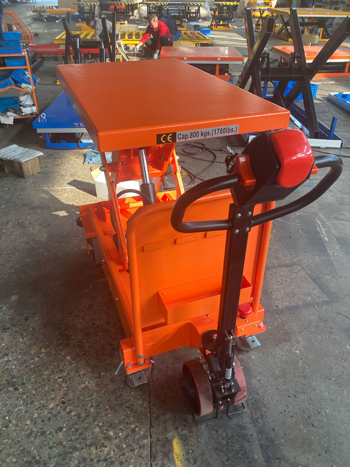 Self Propelled Mobile Lift Table 1100lbs Full Eletric Lifting With 24 DC Batteries