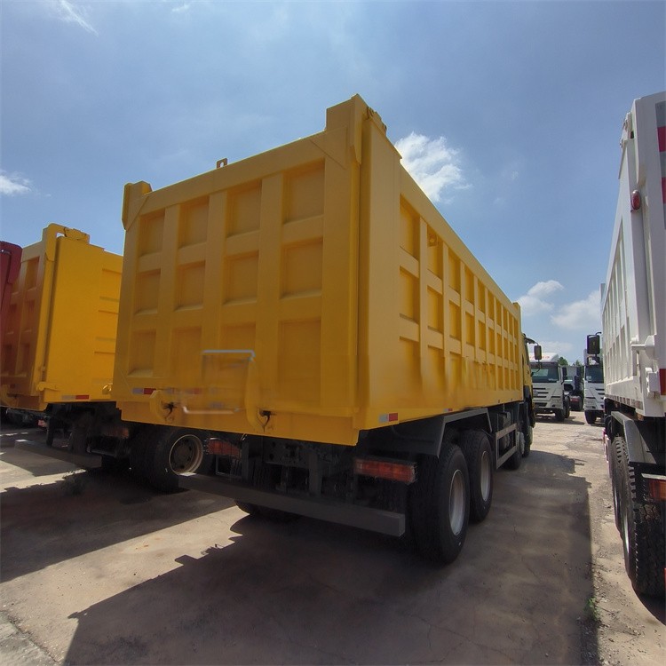 Automatic 8x4 371hp Sinotruk Howo Mine Sand Dump Tipper Truck 40 Ton 60 Ton In Africa