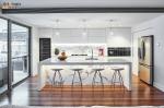 Customized Size Kitchen Cabinet with Drawers and Single Island in Contemporary