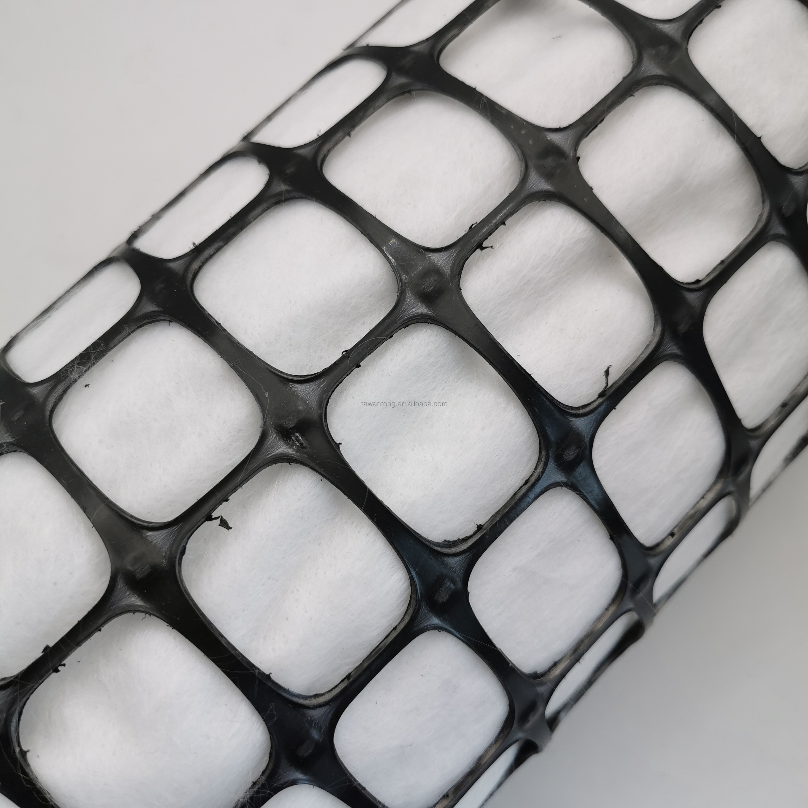 PP Plastic Geogrid Composite Pet Nonwoven Geotextile for Bridge and Tunnel Reinforcement