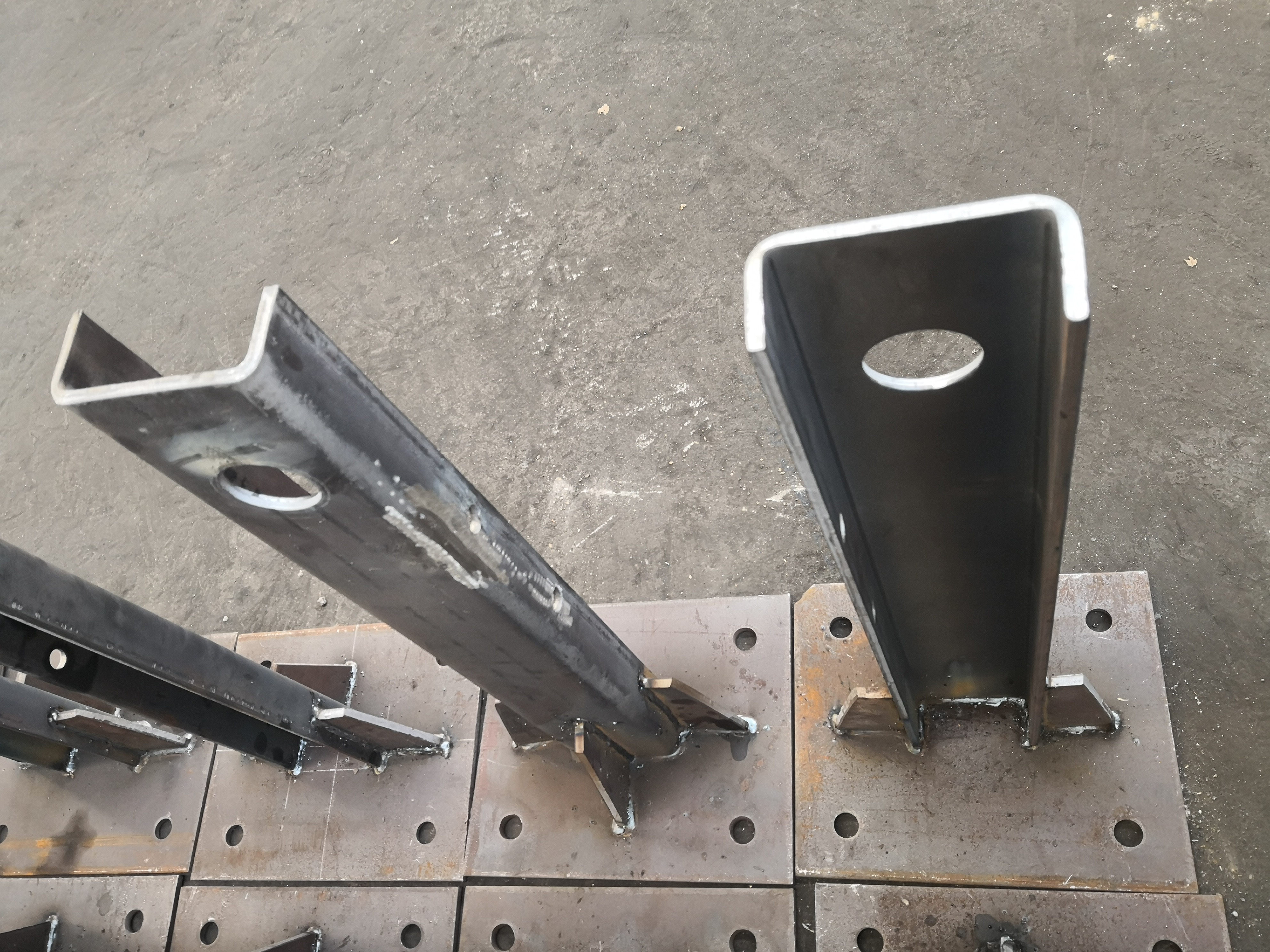 Galvanized Steel Guardrail Post For Roadway Safety On Highway Anti-Collision