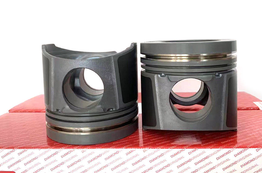 0450-1365 Engine Spare Parts Piston With Snap Ring For D6D 210B