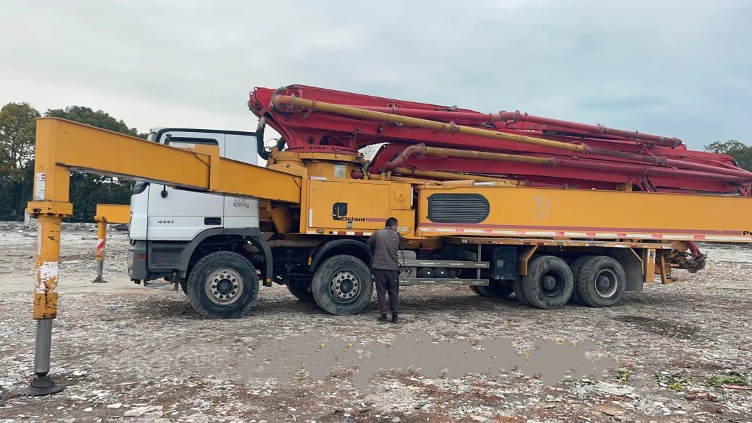 Stock 2013 Putzmeister 53m Used Concrete Pump Trcuk Boom Pump