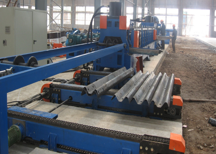 Three Wave Crash Barrier Roll Forming Machine Highway Guardrail Fence Post