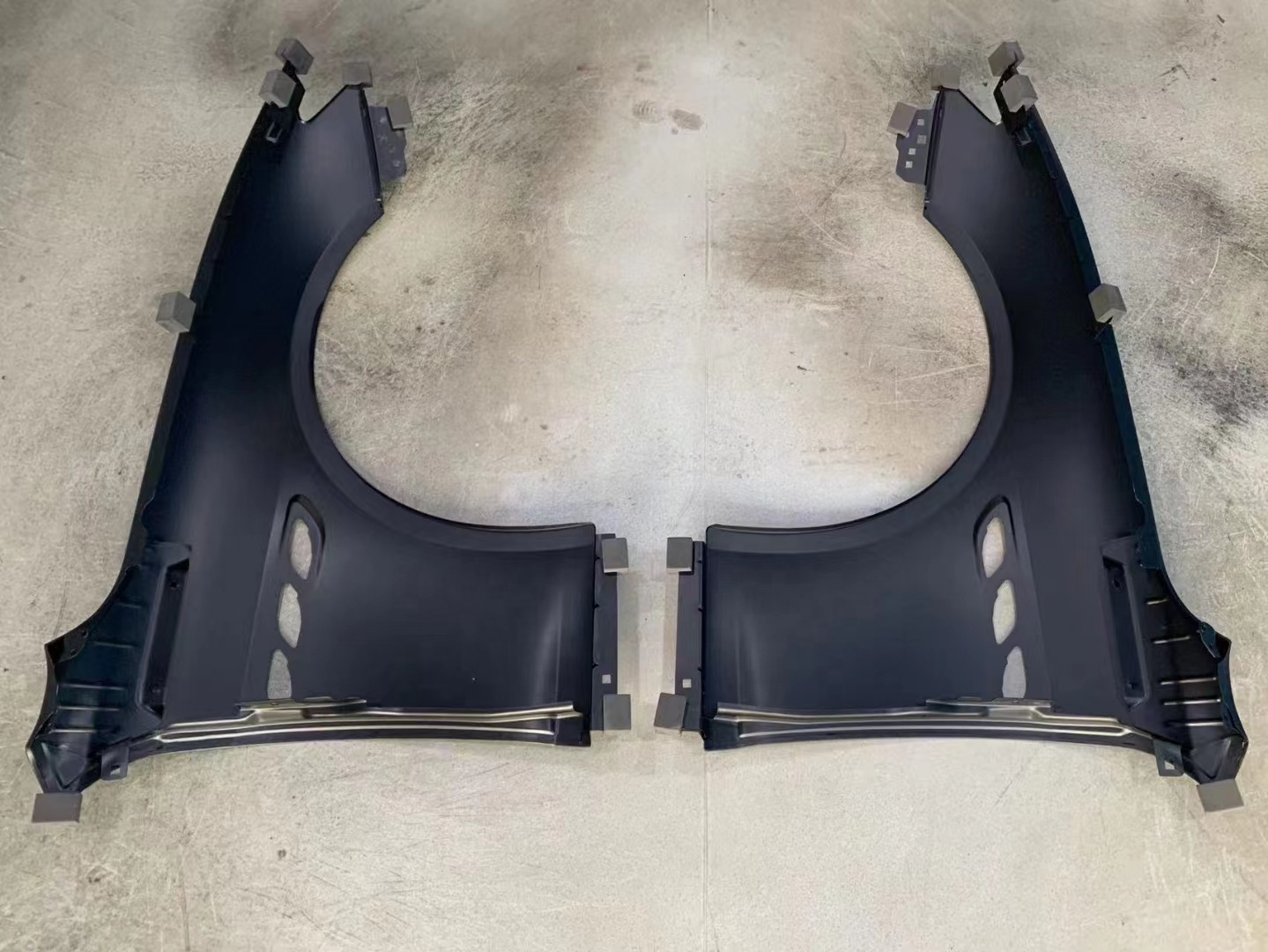 Aluminum LH And RH Fender For Quattroporte IV Standard 673009035 673009034