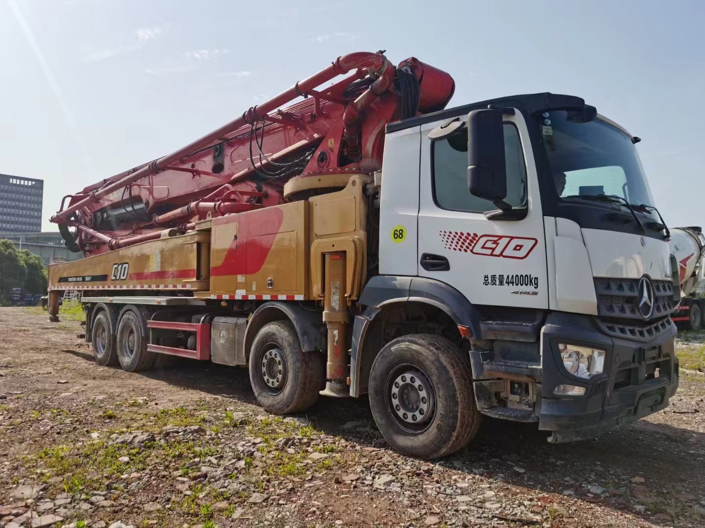 Sany high performance used 62m concrete pump truck suitable for large building construction