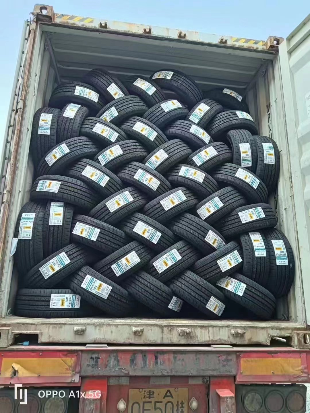 AT560 Light Truck Radial Tires 65R22.5-20PR Tractor Trailer Tires