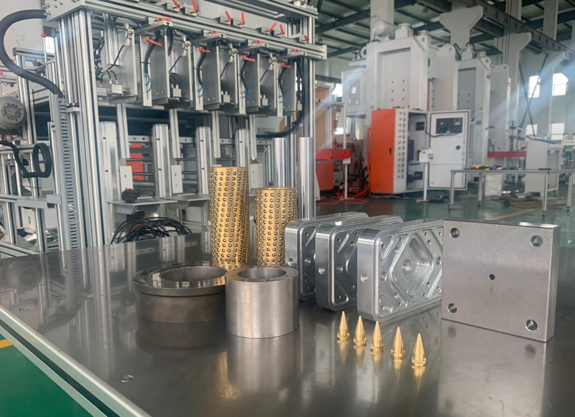 Automatic 6 Shafts Siemens PLC House Foil Rewinding Machine With 305m Rewinding Length