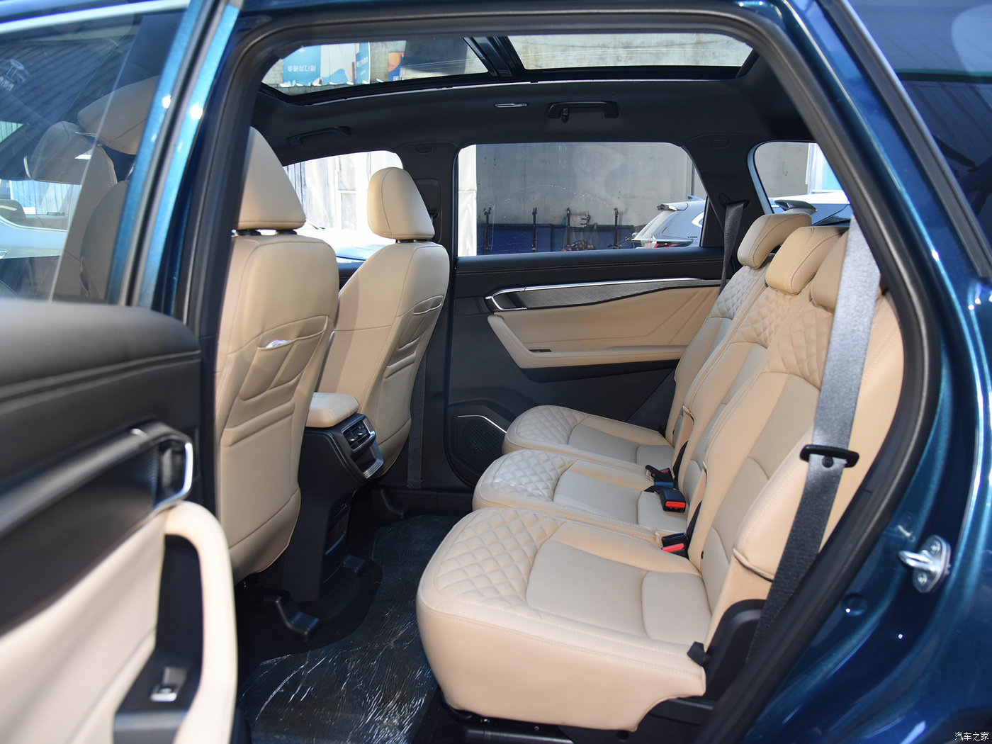2023 Geely Haoyue L 2.0Tdct Comfortable 5-Door 5-Seats Energy Vehicle 0km Used Cars with Euro VI Emission Standard
