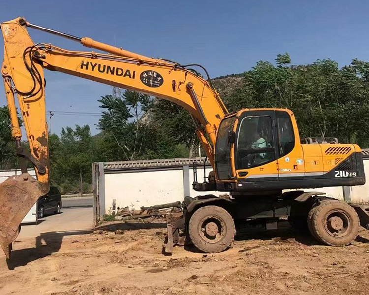 21 Ton Second Hand Mini Digger R210W-9 Used Wheel Excavator