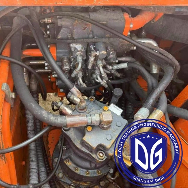 Used Doosan DX225 with powerful engine and original pump for sale