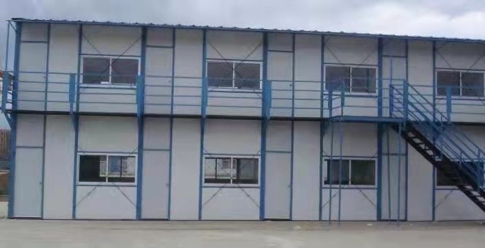 Customized Steel Structure Warehouse With Sloped Roof And Galvanized Steel Gutter