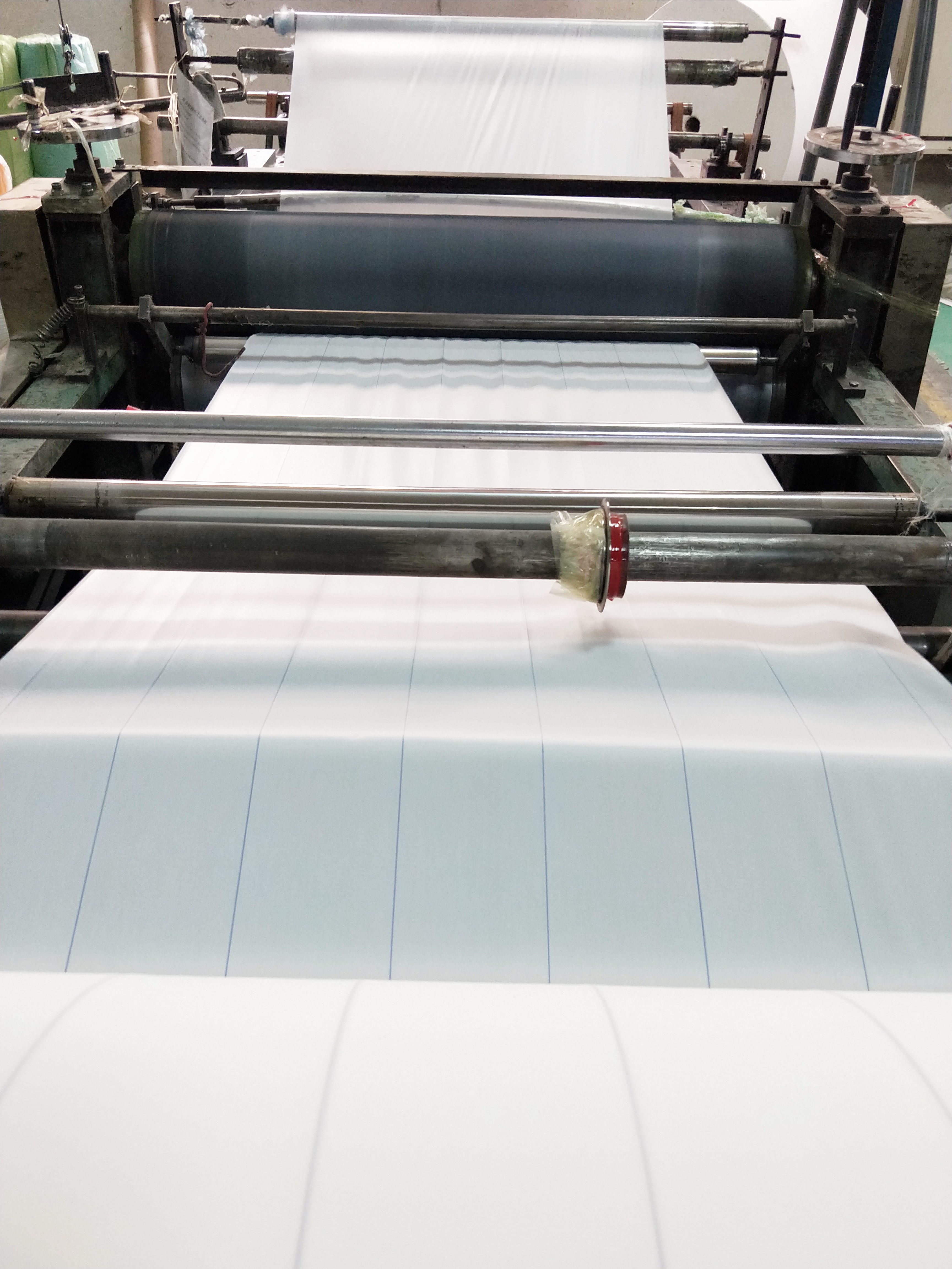 Disposable Surgical Waterproof Examination Table Sheet Cover With or Without Threads