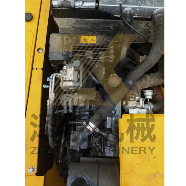 69KW Japan Imported Komatsu PC130-8 Excavator with Pumps