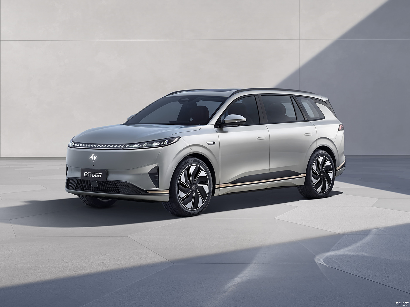 Fast Charge 0.47 Hours Dongfeng Yipai 008 636Max Pure Electric SUV for Chinese Market