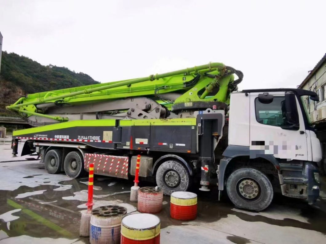 Zoomlion 56m Concrete Pump Truck Pump with Boom