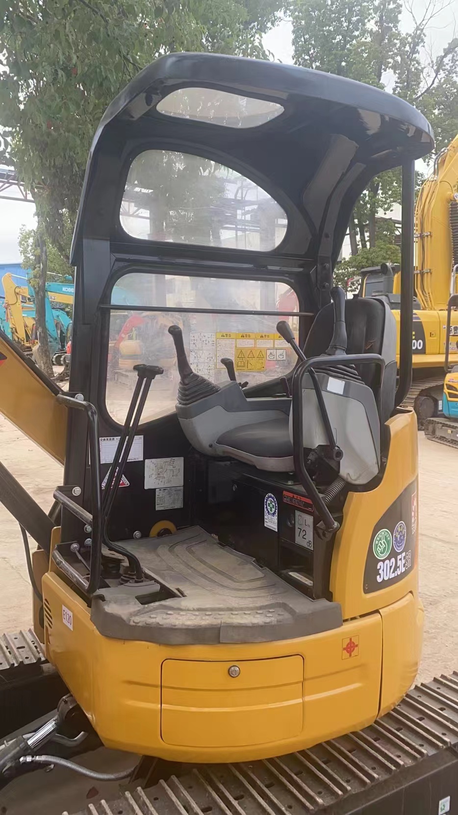 used crawler excavator CAT 302.5 with cheap price 3ton