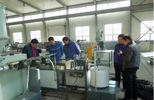 Cheap Electrical Flexible Cable Protection Plastic Extrusion Line Cable Conduit CE ISO9001 for sale
