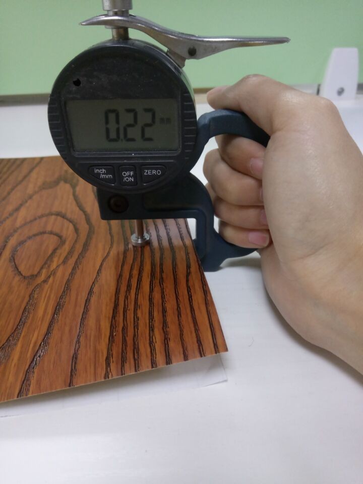 Self Adhesive Wood Grain Vinyl Decorative Film for Furniture Makeover and Enhancement
