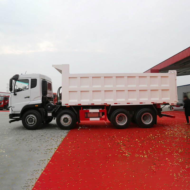 Sinotruck 8*4 371hp Dump Truck Cargo Tank Length 5.3-6.2M Multimedia System Included
