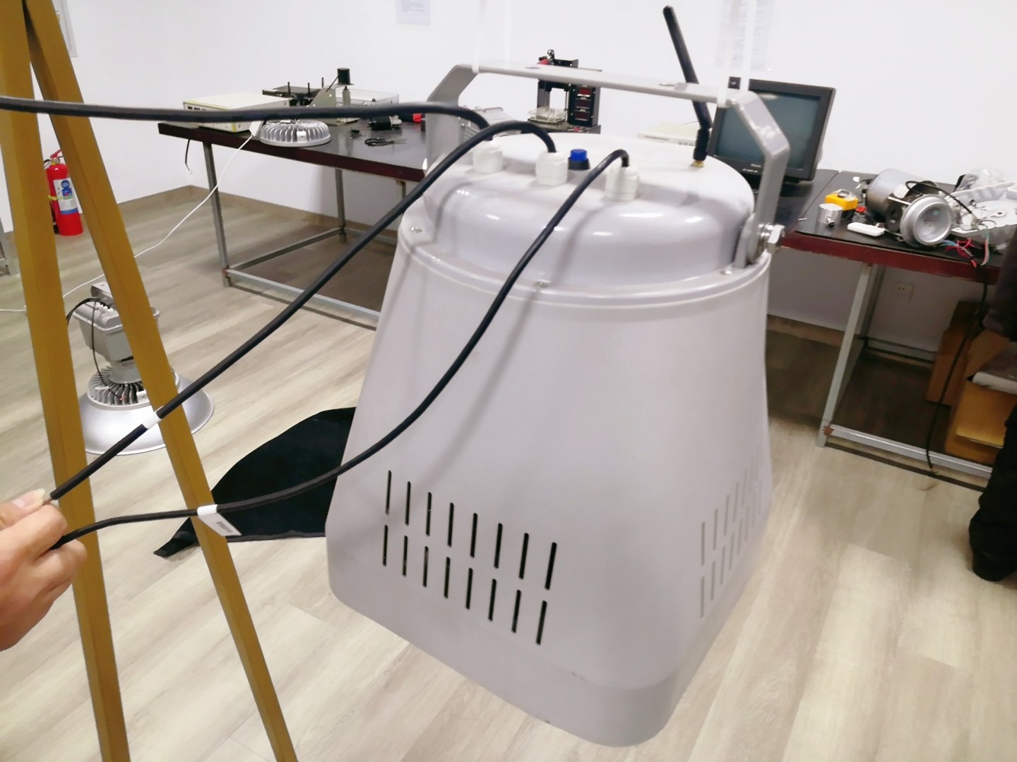 100W High Bay Lift Lighting Winch Systems for Metro Airport