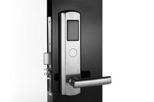 China Keyless Electronic Hotel Door Lock Silver 92.5mm Center Distance Lock Body on sale