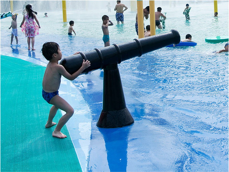 Outside Water Spray Park Equipment , Swimming Pool Play Equipment 1500*400*980mm