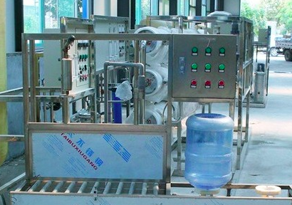 Manual 220V Washing Capping Pet Bottle Filling Machine