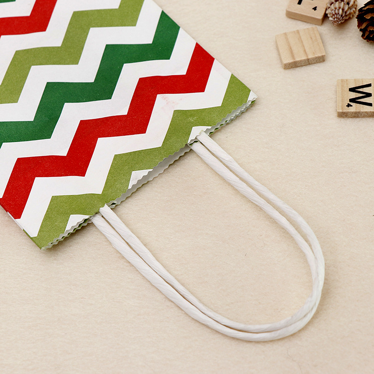 Fancy Christmas Party Favor Gift Kraft Paper Bag with Handle Custom Color Accepted