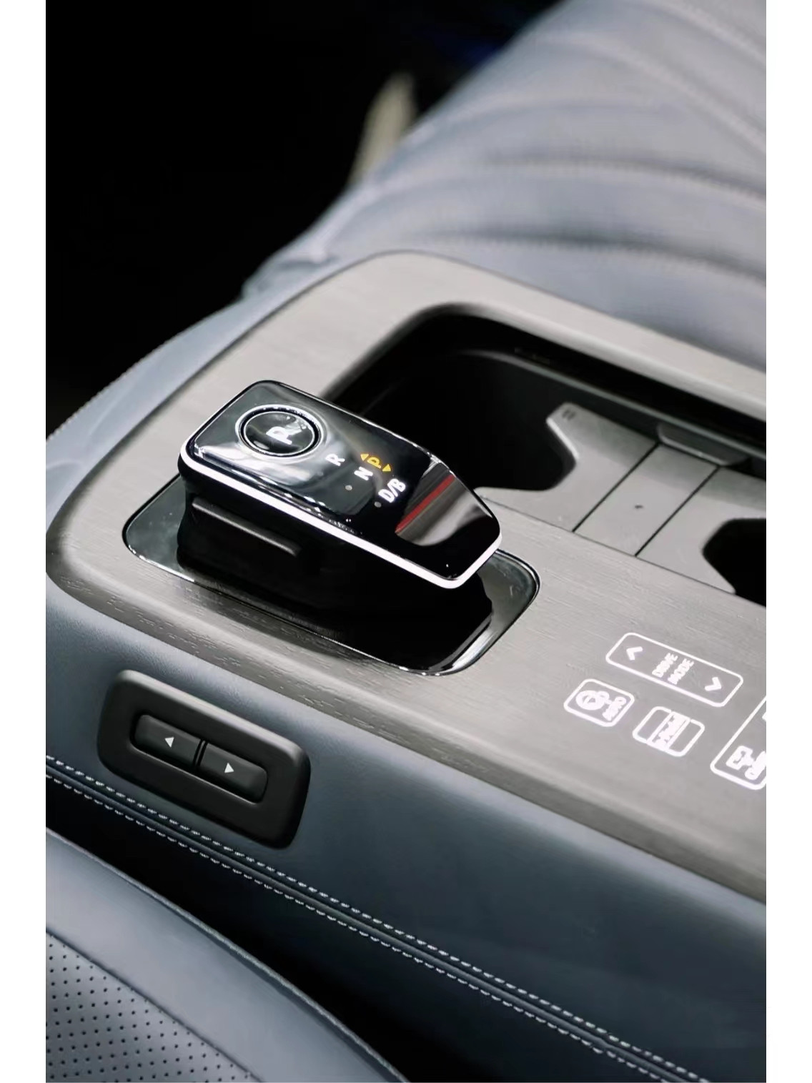 2023 Nissan Ariya Left Steering Electric Car High Speed EV Car Range for Adults Pure Electric Range 623km