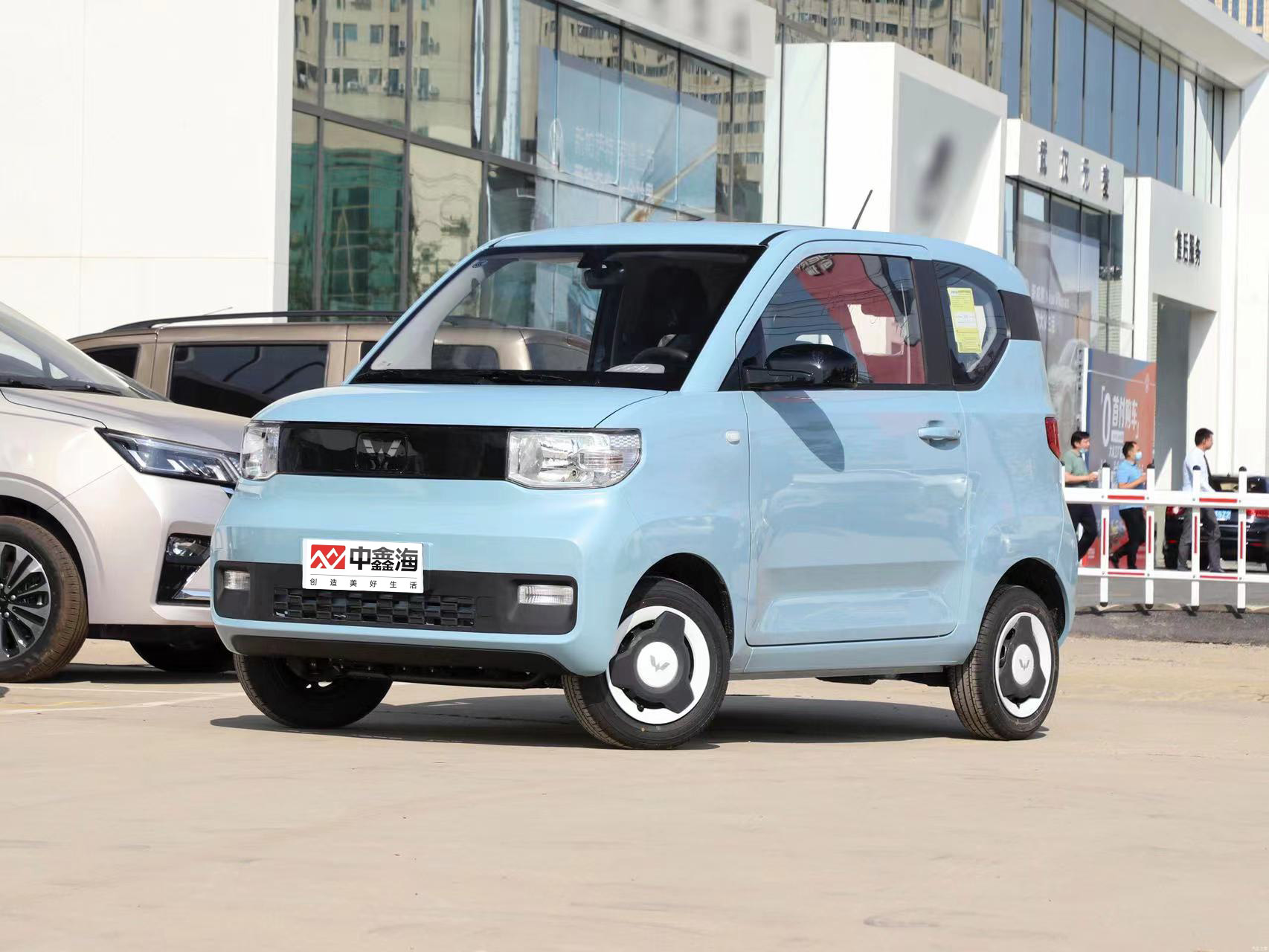 3-door 4-seater hatchback Hongguang MINIEV2022 Free Lithium Iron Phosphate high speed new energy electric