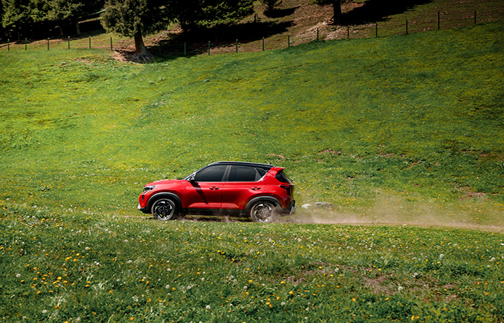Euro VI Emission Standard Sonet Car Manufactured Small SUV with 5 Seats and Automatic Gear Box