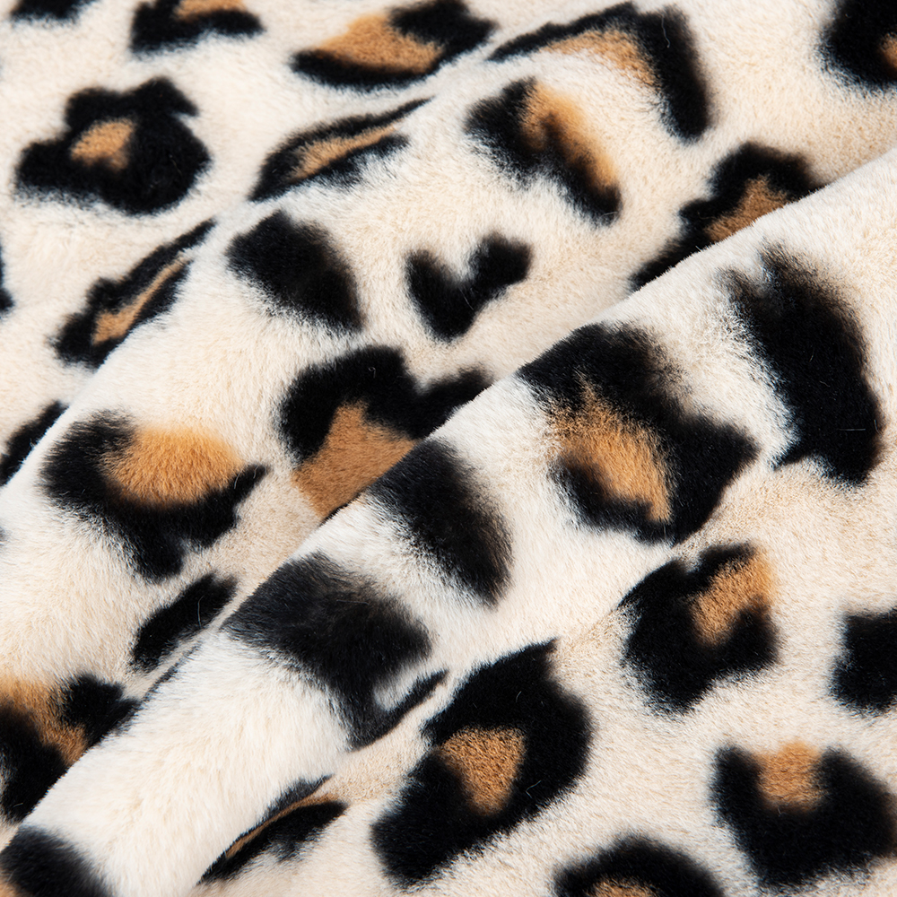 Weft Suede 100% Polyester Comfortable Plush Fur Fabric for Garment Custom Pattern
