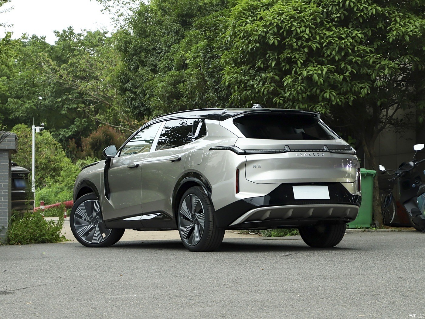 Lynk&Co Electric Vehicle 08 EM-P 1.5T SUV Electric Adult Plug In Hybrid Car Luxury