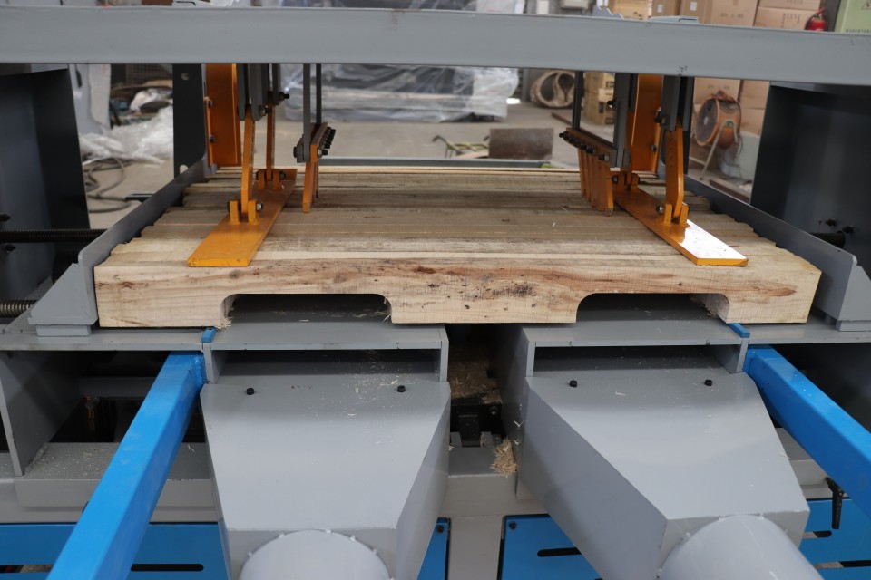 Wood Pallet Stringer Notcher Machine With Automatic Feeding System For Sale