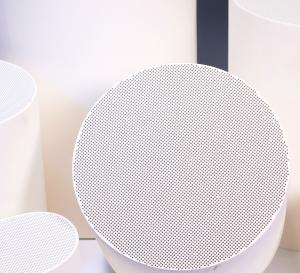 Quality Ceramic Catalyst Carrier , 100CPSI Diesel Engine SCR Ceramic Substrate wholesale