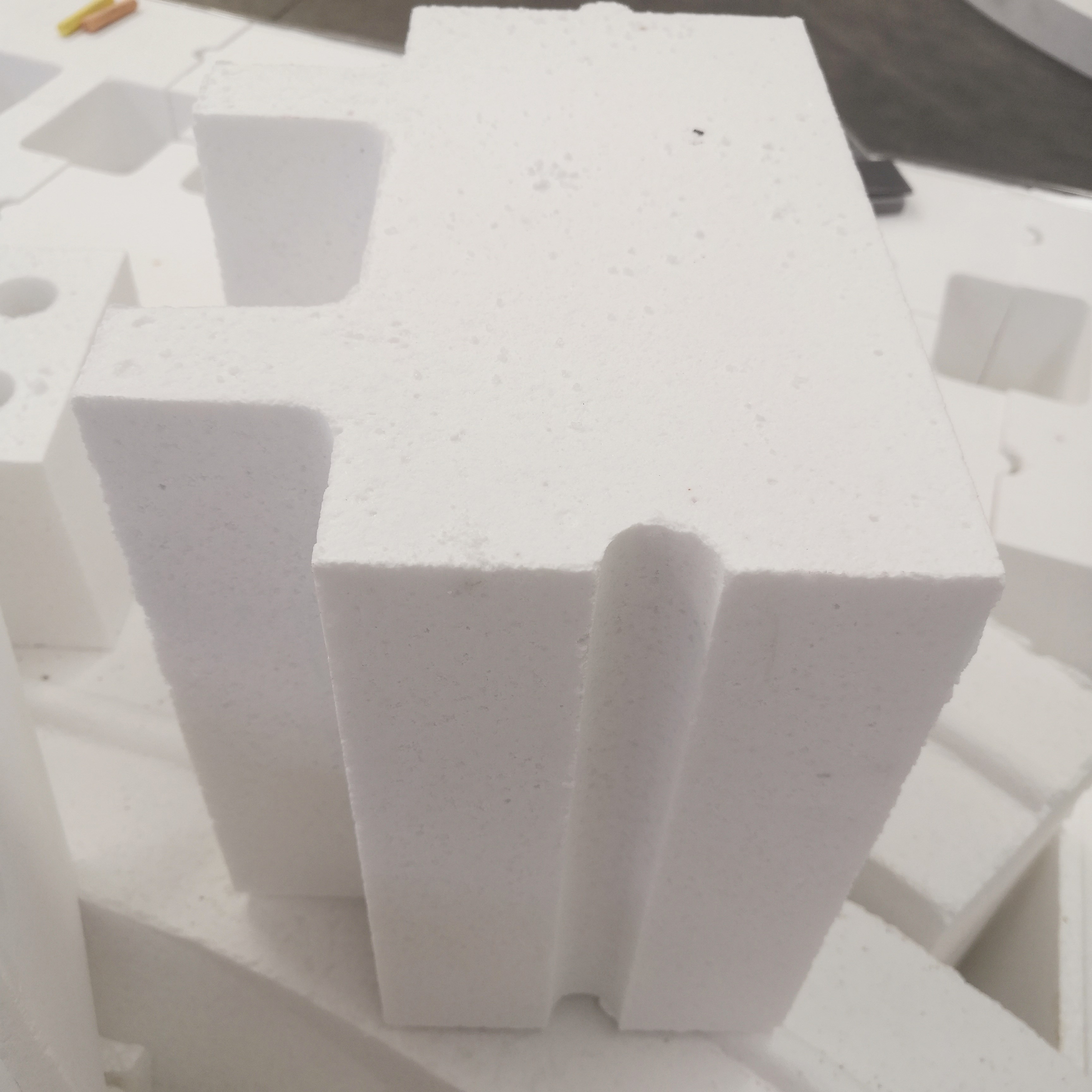 High Alumina Bauxite Carbon Black Furnace High Pure Alumina Mullite Corundum Refractory Brick