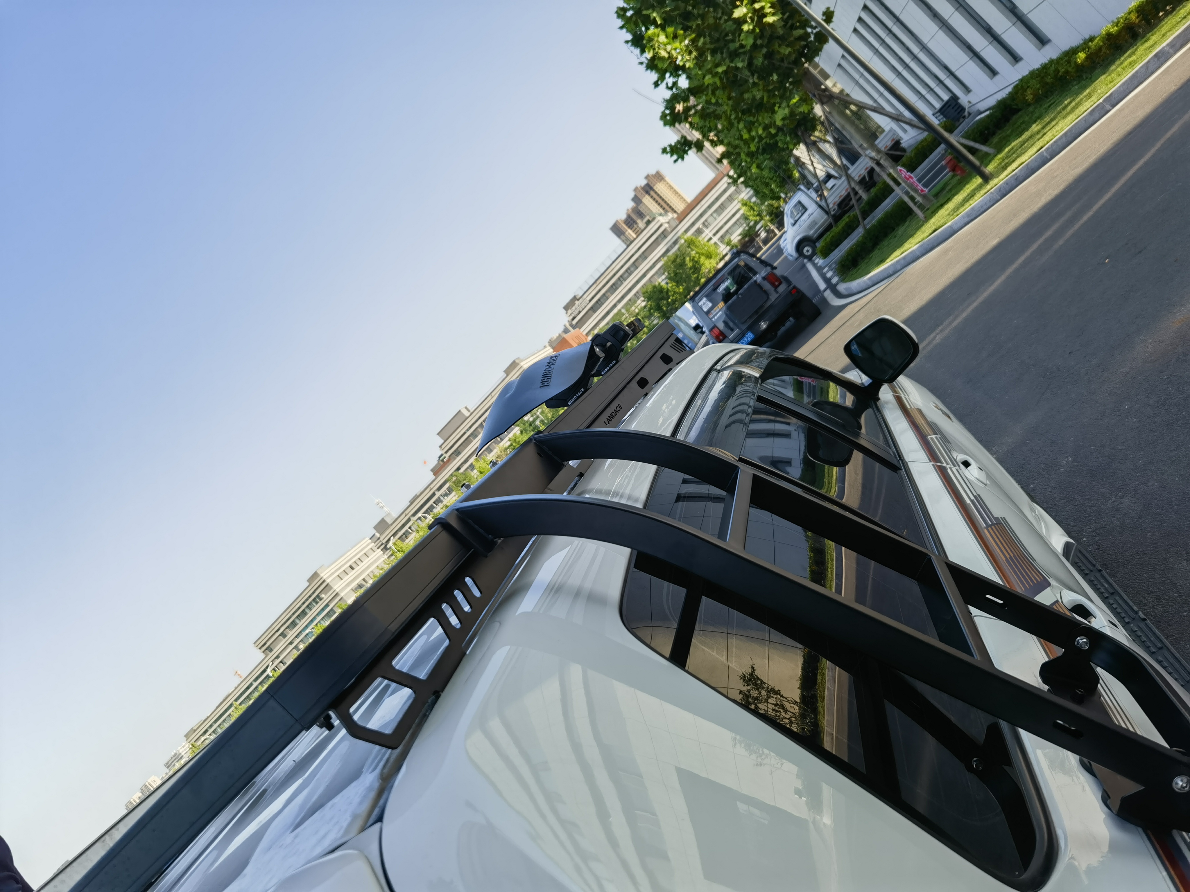Roof Placement on Vehicle Aluminum Alloy Car Roof Racks For LC200 with T/T Payment