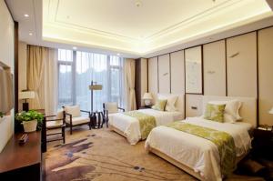 Quality Commercial Modern Hotel Bedroom Funiture Sets / Hotel Guest Room Furniture wholesale