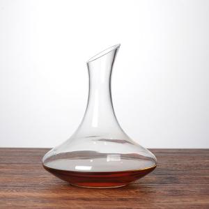 Quality Oblique Mouth 53oz Luxury Wine Decanter Slanted Spout For Drip Free Pouring wholesale