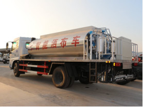 bitumen spray truck 48pcs nozzle 6m width bar Intelligent type