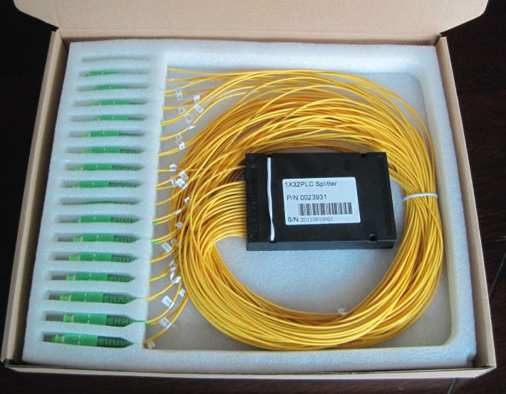 Low insertion loss, low PDL 1 × 32 PLC SC / APC Fiber Optic Splitter