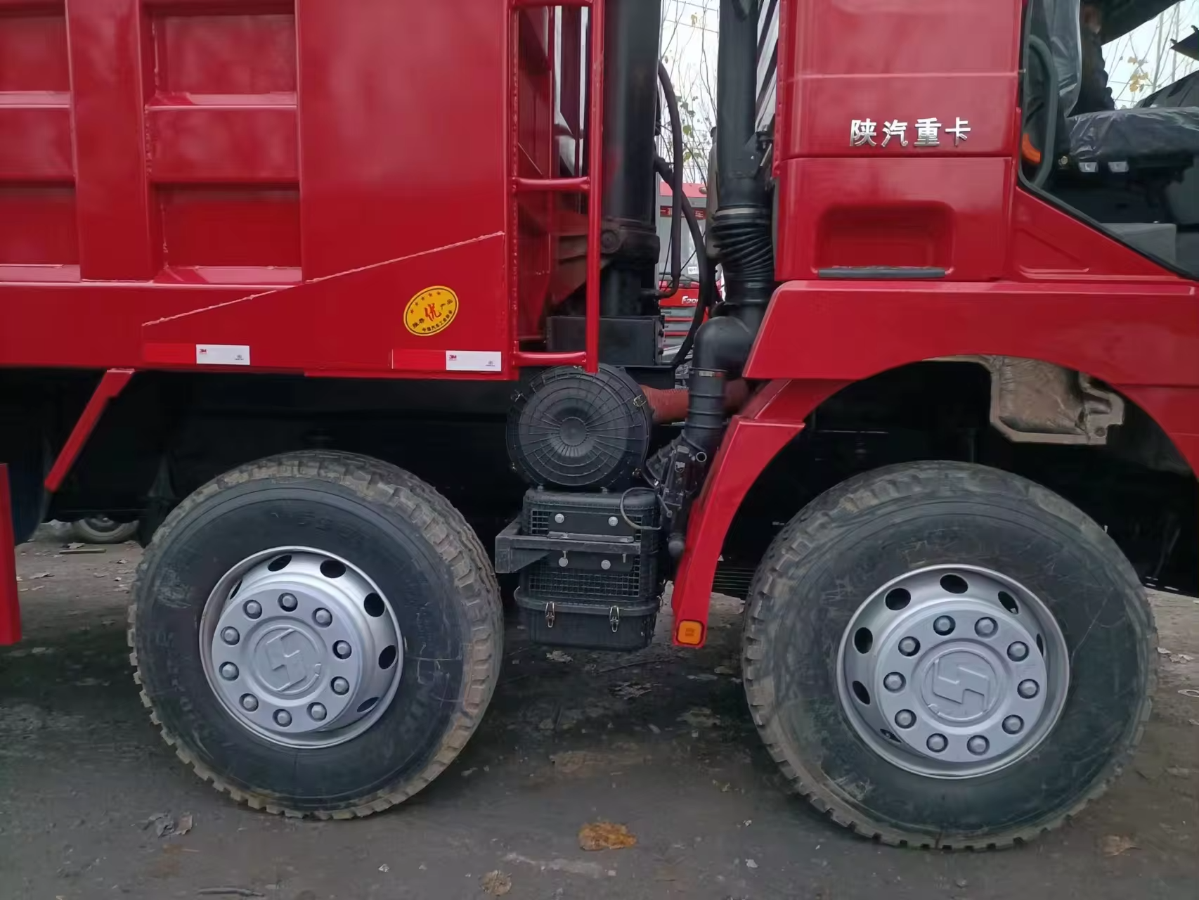 Used Shacman F3000 8x4 Tipper Truck Dump Truck with Refurbished and 10 Forward Shift